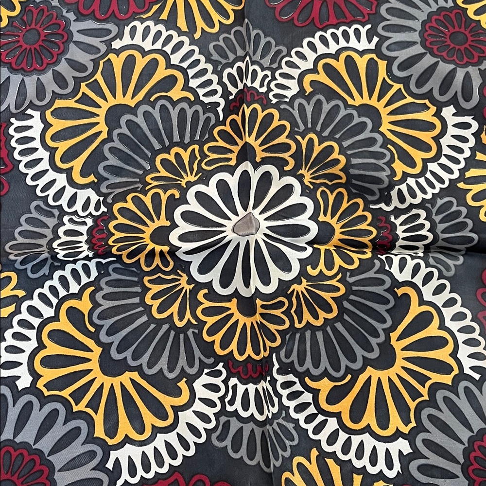 Vtg Glentex Vinal/Silk DAISY Print Floral Scarf Japan MCM Retro Vibes 26.5”sq